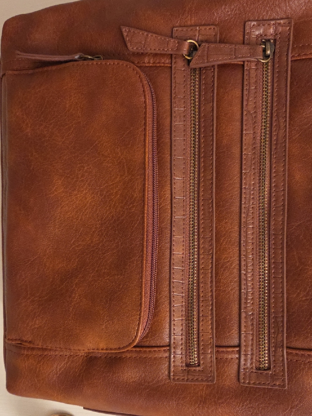 Bueno Brown Vegan Leather Crossbody Bag for Women, Excellent Like New Condition - Picture 5 of 16